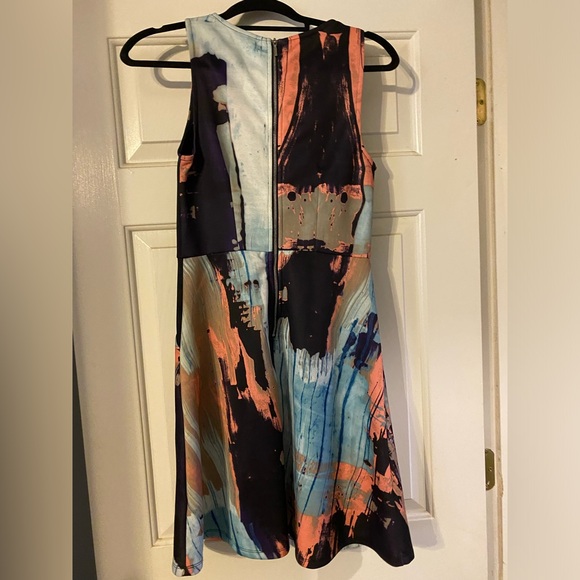Abstract mini dress - Picture 2 of 2